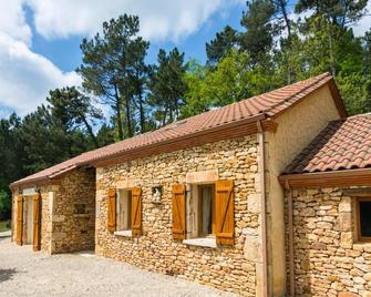Blanquefort Nature Stay - Saint-Cernin-de-l'Herm - Building