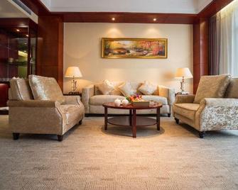Jinyu Hotel - Baoshan - Living room