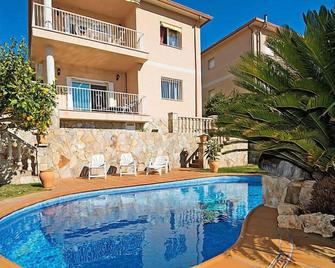 Holiday Home Juan by Interhome - Segur de Calafell - Piscina