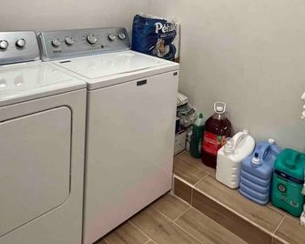 Urban Base for your Tribe, Epic Shopping & Dining - Ciudad Nezahualcoyotl - Laundry facility