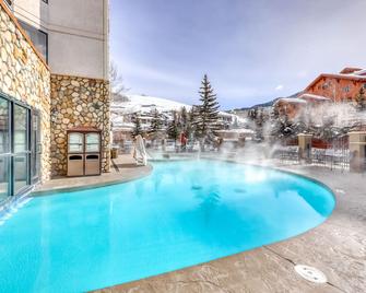 Efficient Mountain Escape W/ Murphy Bed, Shared Pool, Slope Access & Kitchenette - Crested Butte - Pool