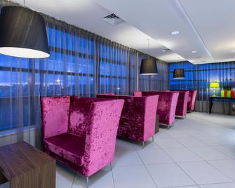Hampton by Hilton Liverpool John Lennon Airport Hotel - Liverpool - Bar