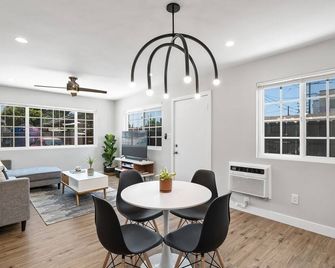 Mid Century Artsy Home In The Heart Of North Park - San Diego - Salle à manger