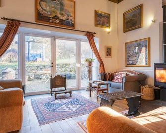 Idyllic Converted Mill on a private farm by the sea - Stonehaven - Wohnzimmer