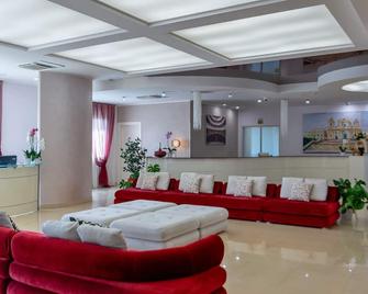 هوتل جراند هوتل صوفيا - نوتو - ردهة