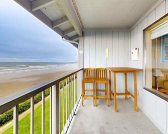 The Big View - Newport - Balcony