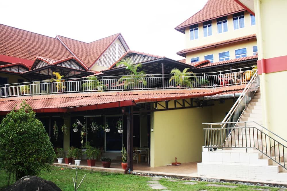 دون بوسكو هوتل سكول - سيهانوكفيل - مبنى