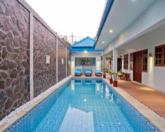 Lovina Oasis Hotel - Buleleng - בריכה