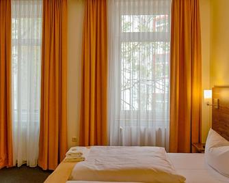 Hotel Little Paris - Frankfurt am Main - Bedroom