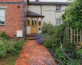 2 Loxter Villas - Ledbury - Outdoor view