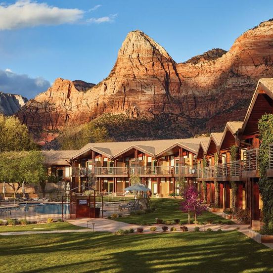 Outdoors view view of Desert Pearl Inn