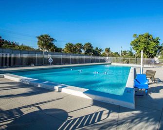 Quality Inn Downtown Stuart - Stuart - Piscina