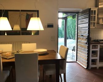 Romantic HideAway in an Old Olive Grove - EcoTourism - Huge Pool - E-Charger - Magliano in Toscana - Eetruimte