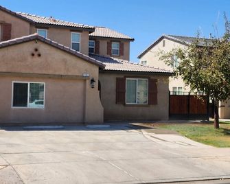 Your Dream 5 Br Getaway -Sleeps 11+-Great Location - El Centro - Edificio