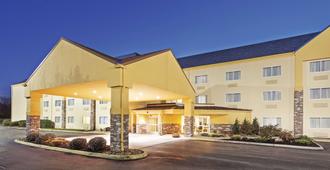 La Quinta Inn & Suites by Wyndham Knoxville Airport - Alcoa