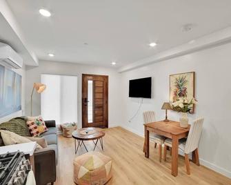 Brand New Chic-Nest In Prime Location - Sherman Oaks - Living room