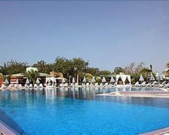 Les Amaryllis Saly - Mbour - Piscina