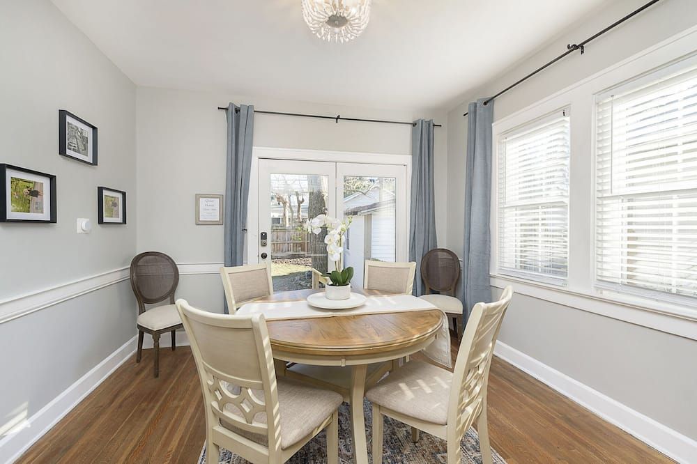 Cozy Bungalow - walk to Broadripple Ave. and Monon - Indianápolis - Comedor