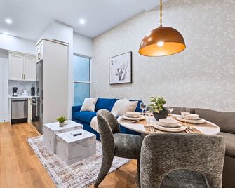 Casa Hotels Gerrard Brand New Family Suite - Toronto