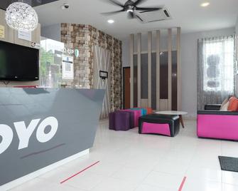 Super OYO 89930 Golden Guest House - Kuantan