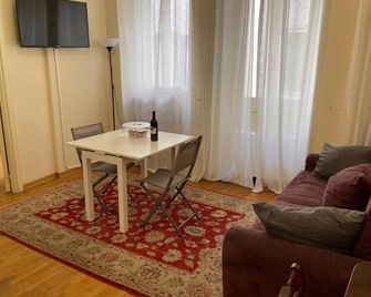 Foro Romano Apartments B - Rome - Living room