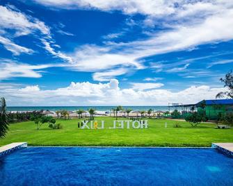 Hotel Lux - Ngwesaung - Pool