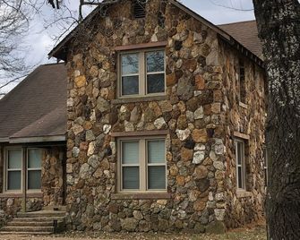 Peaceful Pocahontas - Pocahontas - Bâtiment