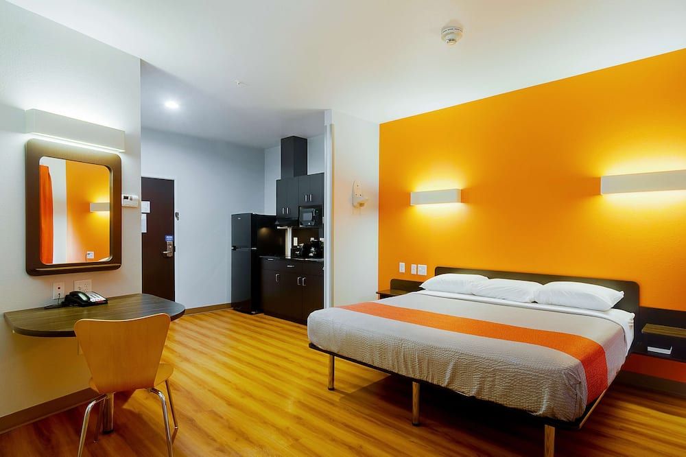 Motel 6 Midland. Tx - מידלנד - חדר שינה