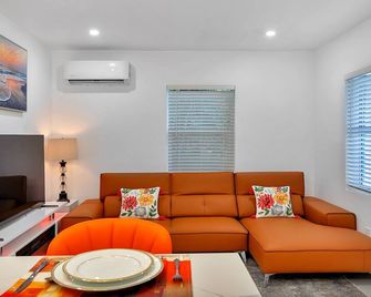 Enjoy a stylish experience at this centrally-located place. - פורט לודרדייל - סלון