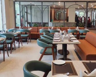 Riverside Resort - Devaprayāg - Restaurant