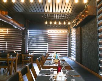 Kent Baywatch Suites - Cochin - Restaurant