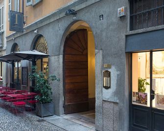 At Home - Brera - Milan - Extérieur