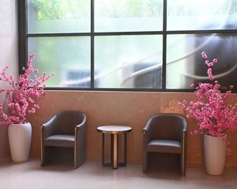 Nomadic International Hostel Shenzhen North Railway Stn Store - Shenzhen