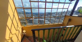 La Gran Via Hostal - Manizales - Balkon
