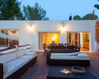 Classic Villa for 12- Pool, BBQ, big exterior area - Es Mal Pas - Patio