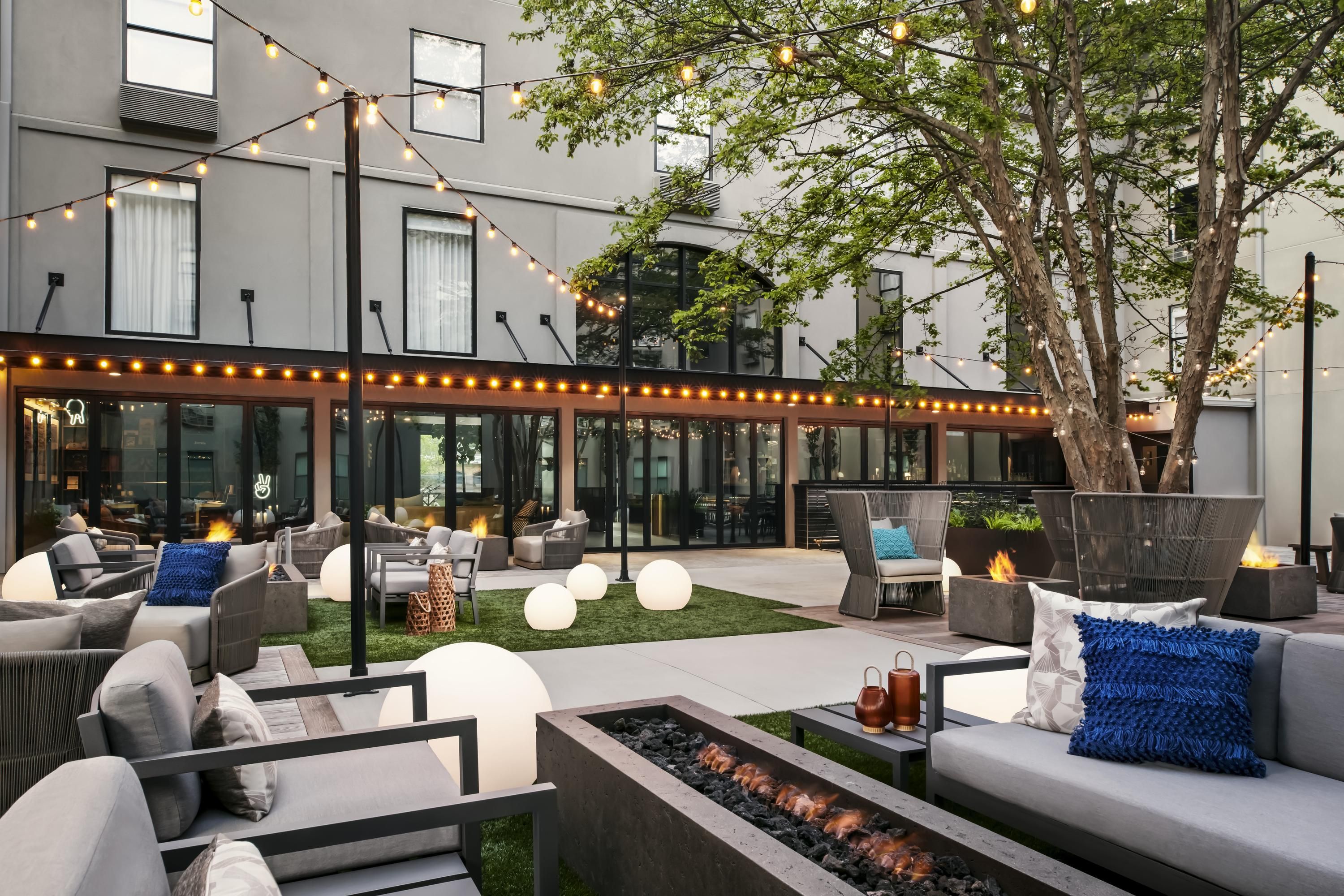 فوكو ذا داروين أتلانتا ميدتاونا باي آيتش جي - أطلنطا (جورجيا) - شرفة مرصوفة