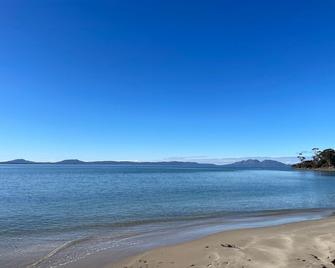 Cabin One, On Gordon, Swansea - Swansea - Beach