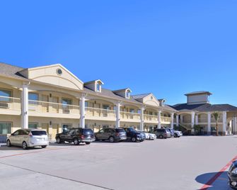 Americas Best Value Inn & Suites - Houston/Hwy 6 & Westpark - Houston - Edificio