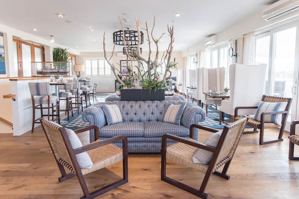 ذا وينيتو أوشنسايد ريزورت - ادغارتاون - غرفة معيشة