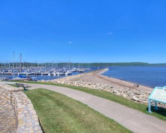 Snowdrop Apartment - Just 10 Minutes to the Beach! - Lake City - Beach