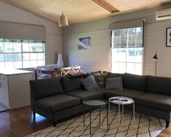 The Old Coolstore - Braeburn Apt - Balnarring - Living room