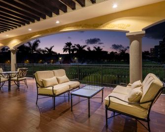Grand Residences Riviera Cancun, a Registry Collection Hotel - Puerto Morelos - Lobby