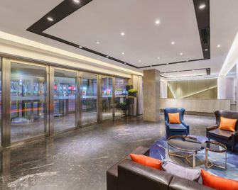 Home Inn Style Dalian Central Hospital Chunliu Metro Station Airport - Dalian - Lobby