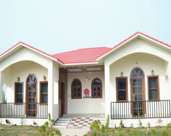 Haven Retreat And Seminar Centre - Tarapith - Edificio