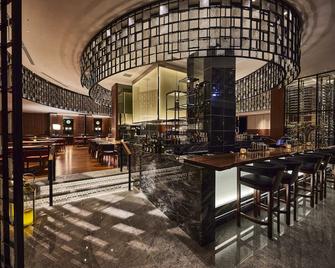 Ryukyu Hotel & Resort Nashiro Beach - איטומן - מסעדה