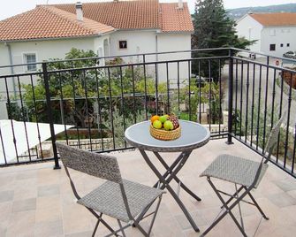 Fantastic Villa With Large Swimming Pool - Krk - Balcon