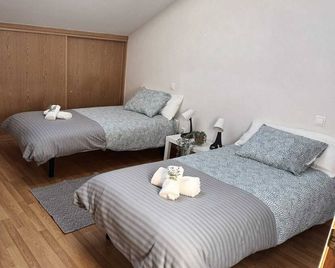 Equipped apartment and direct assistance throughout the stay. - Algete - Habitación