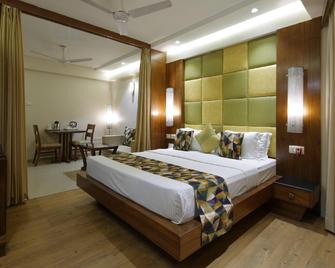 Hotel Accolade - Ahmedabad - Bedroom