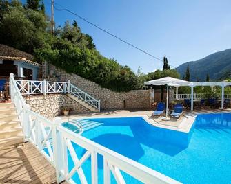 Odyssey Hotel - Lefkáda - Bazén