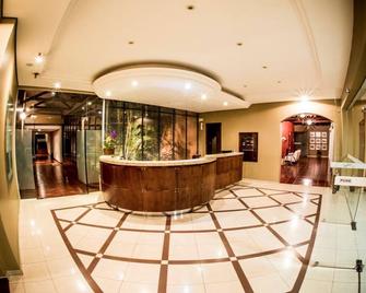 Vila Verde Hotel - Toledo - Front desk